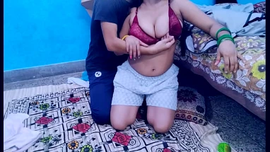 भाभी तुम्हारे चूचे तो बहुत बड़े है मुझे पीला दो अपने चूचे