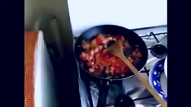 desi bhabhi sucking while cooking